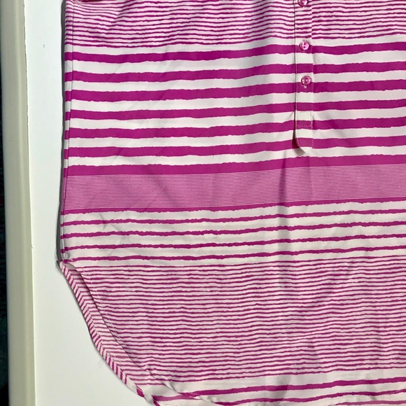 Sleeveless half button-down blouse - Picture 5 of 7